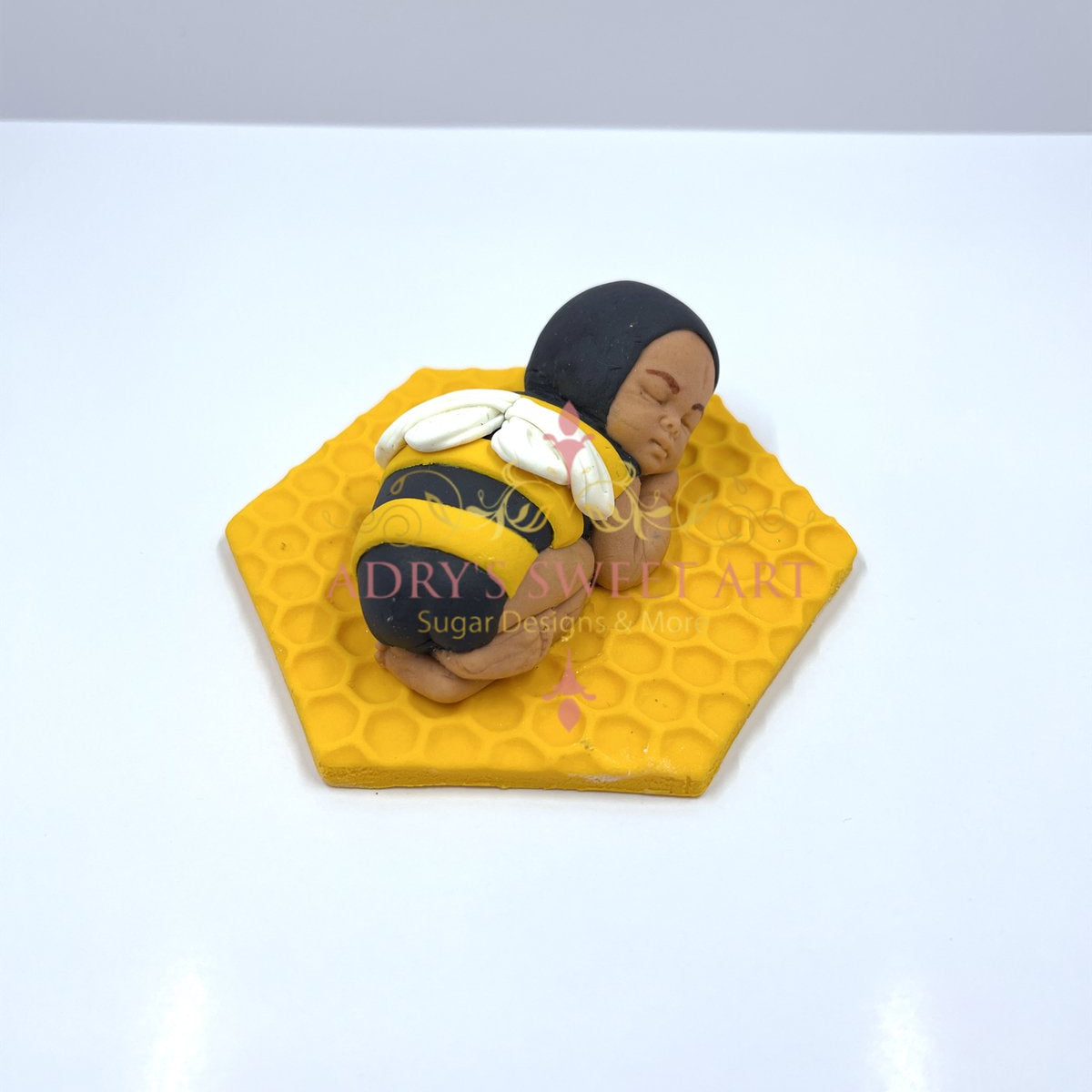 Gum Paste Baby Bee Cake Topper - Adry’s Sweet Art