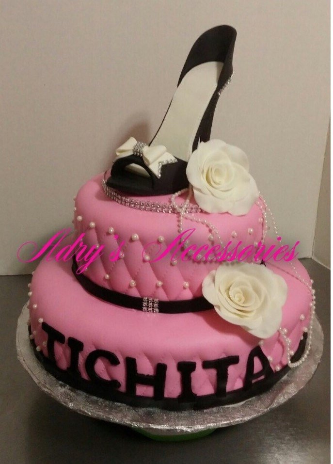 Black Bow High Heel Gum Paste Cake Topper - Adry’s Sweet Art
