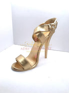 Gold High Heel Gum Paste Cake Topper - Adry’s Sweet Art