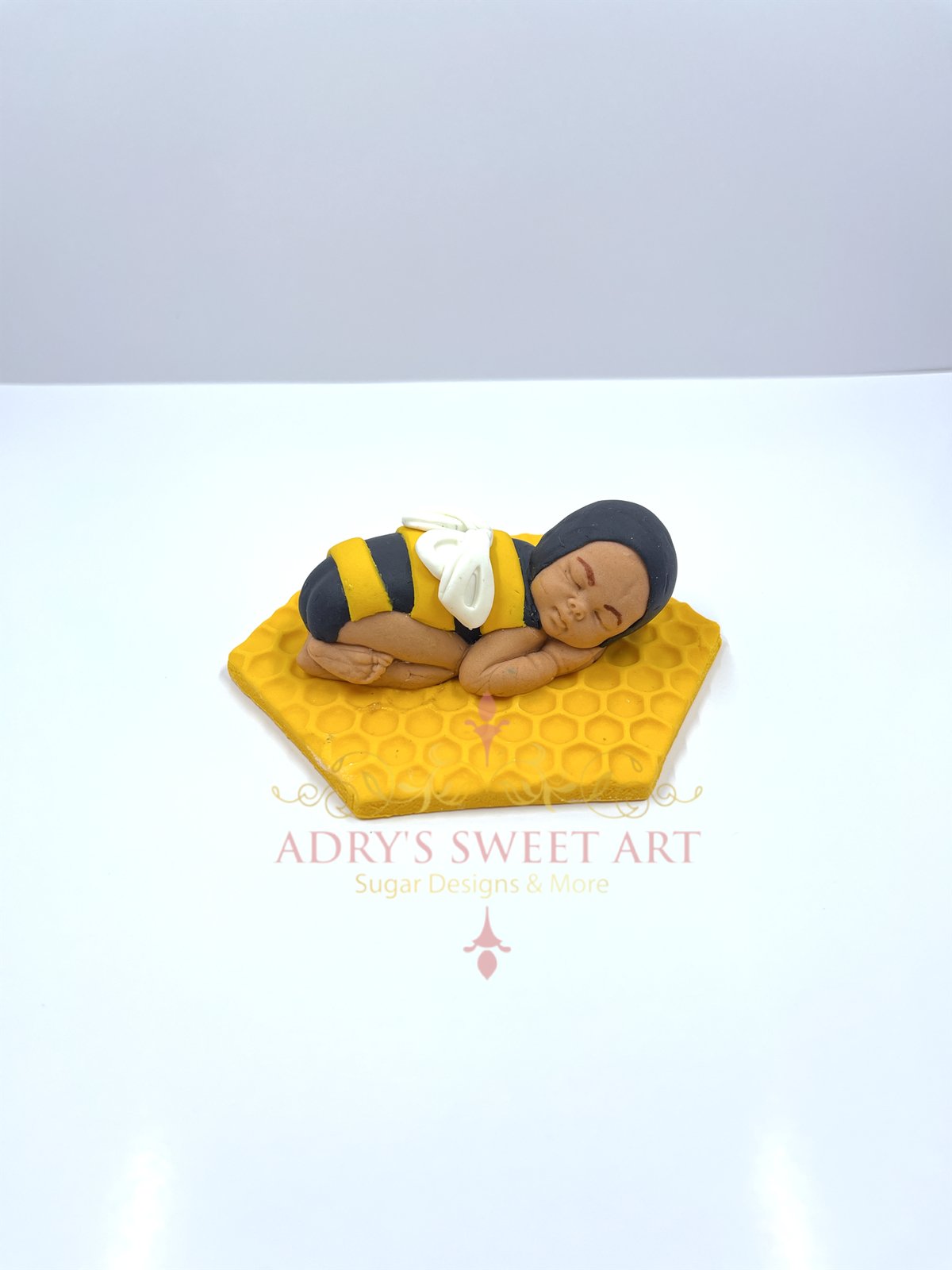 Gum Paste Baby Bee Cake Topper - Adry’s Sweet Art